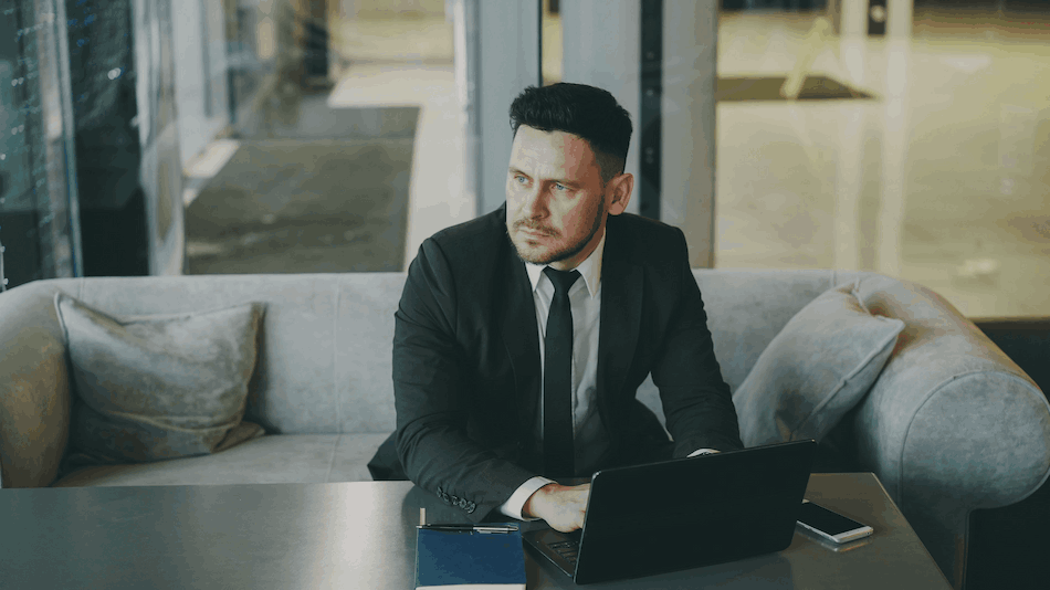 Files in a cloud drive without security controls